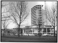 841620 Gezicht op de in aanbouw zijnde Provincietoren bij het Provinciehuis (Galileïlaan 15) te Utrecht.N.B. Het adres ...
